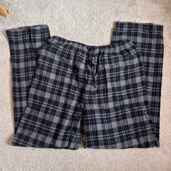 Black Plaid Men's Pyjama Pants - Picture 1 of 4